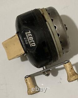 6 piece lot? Of Zebco fishing reels 4 working 2 For parts