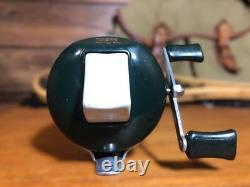 Made In Usa Zebco 404 Spincast Reel Old Retro