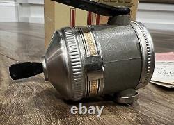 New Vintage Zebco UL4 Classic Fishing Reel Triggerspin Ultralight Feathertouch