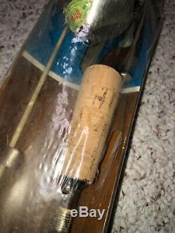 Old Zebco 33 Rod and reel combo In Wood grain Package 1970 New old stock