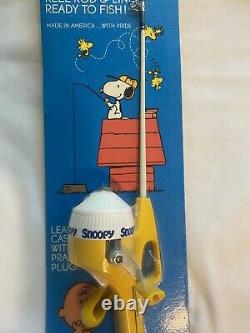SNOOPY Peanuts ZEBCO FISHING ROD POLE, REEL, BOBBER, PLUG NIP 1988 Brunswick
