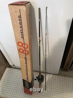 VINTAGE ZEBCO 88 BUILT-IN ROD & REEL COMBO With BOX