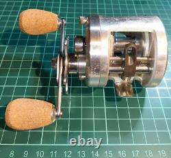 Vintage/Rare Zebco Quantum US Tour Edition Round Bait #QQ3V5E