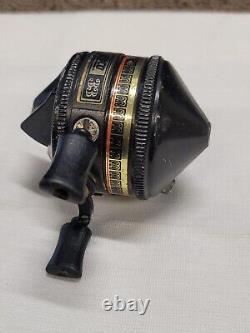 Vintage Zebco 33 Spincast Fishing Reel Black USA