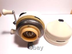 Vintage Zebco Model 302 Closed Face Spinning Reel Clean Collector Nice