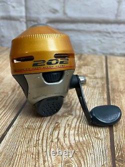 Vintage Zebco fishing reel Precision Die Cast Alloy Gears