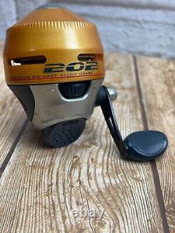 Vintage Zebco fishing reel Precision Die Cast Alloy Gears