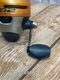 Vintage Zebco fishing reel Precision Die Cast Alloy Gears