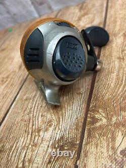 Vintage Zebco fishing reel Precision Die Cast Alloy Gears