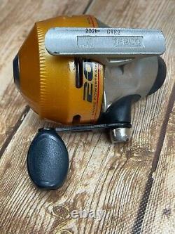 Vintage Zebco fishing reel Precision Die Cast Alloy Gears