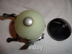 Zebco 33 withplastic spinnerhead with box and paperwork first model 33 nice