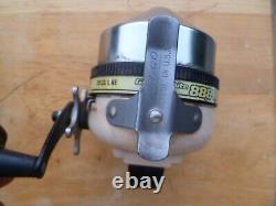 Zebco Great White 888 SPINCASTING FISHING REELs Magnum Gears Lot Of 2 USA
