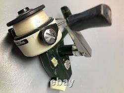 Zebco cardinal 3 fishing reel in excellent to mint condition (made in Sweden)