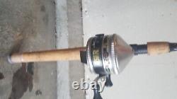 2 Vintage Zebco 33 Fishing Spincast Reels Avec Perche Cerisier Berkley