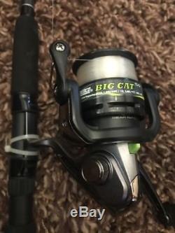 Énorme Canne À Pêche Tackel Pôles Bobines Lires Lot-zebco Big Cat Micro 33 Max