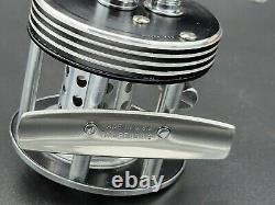 Rare Zebco Modèle 330 Narrow Spool Lurecast Baitcasting Reel Dans La Boîte D'origine