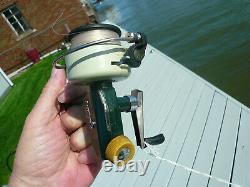 Zebco Cardinal 3 Spinning Reel, Travail Beautiffully Made Suède# 760800, Clean